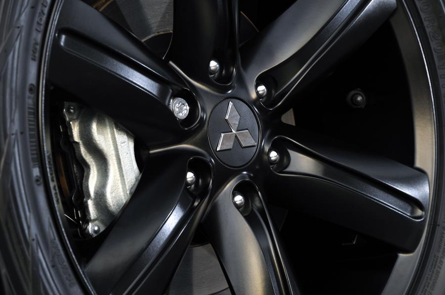 Mitsubishi Shogun Black 2012 года  (UK) (фото 29 из 85)